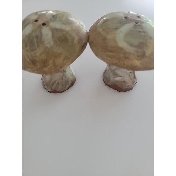 Vintage UCTCI Japan Redware Mushroom Salt & Pepper Shakers 2.5” Kitsch Groovy - Picture 2 of 16
